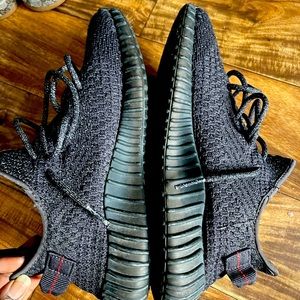 yeezy 350 pirate black 2023